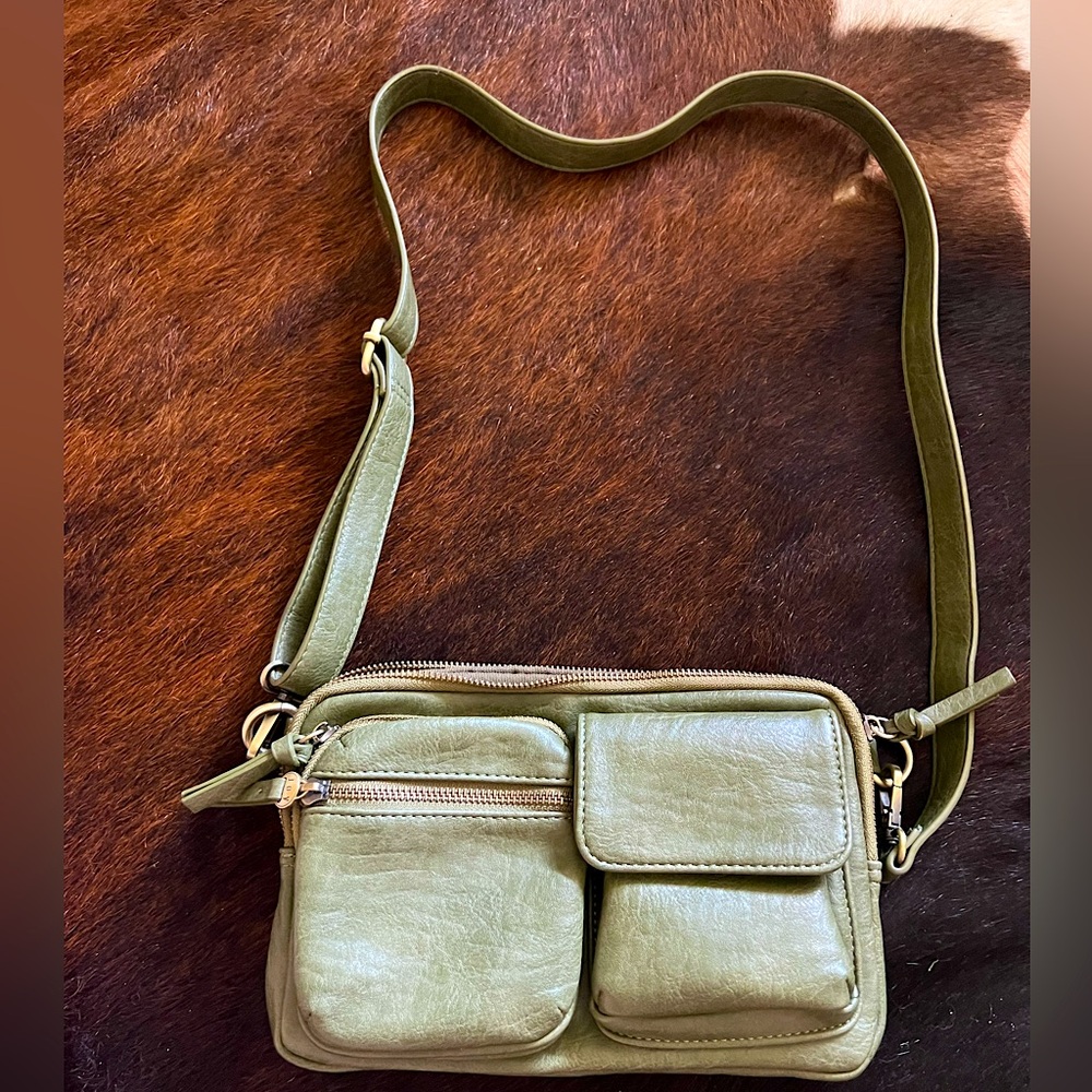 Great organizing crossbody/belt bag by Joy Susan